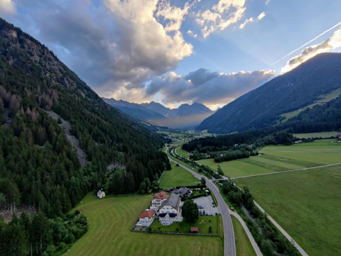 Hotel Bad Salomonsbrunn Anterselva di Mezzo Bagian luar foto