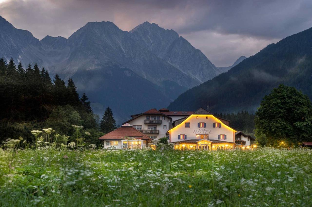 Hotel Bad Salomonsbrunn Anterselva di Mezzo Bagian luar foto