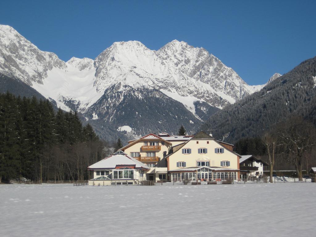 Hotel Bad Salomonsbrunn Anterselva di Mezzo Bagian luar foto